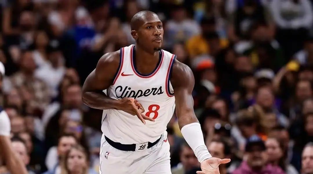 开云体育-Doinb焦点对战，阿扎伦卡与60激战快船分钟，出色发挥胜负难料！比赛高潮迭起的简单介绍