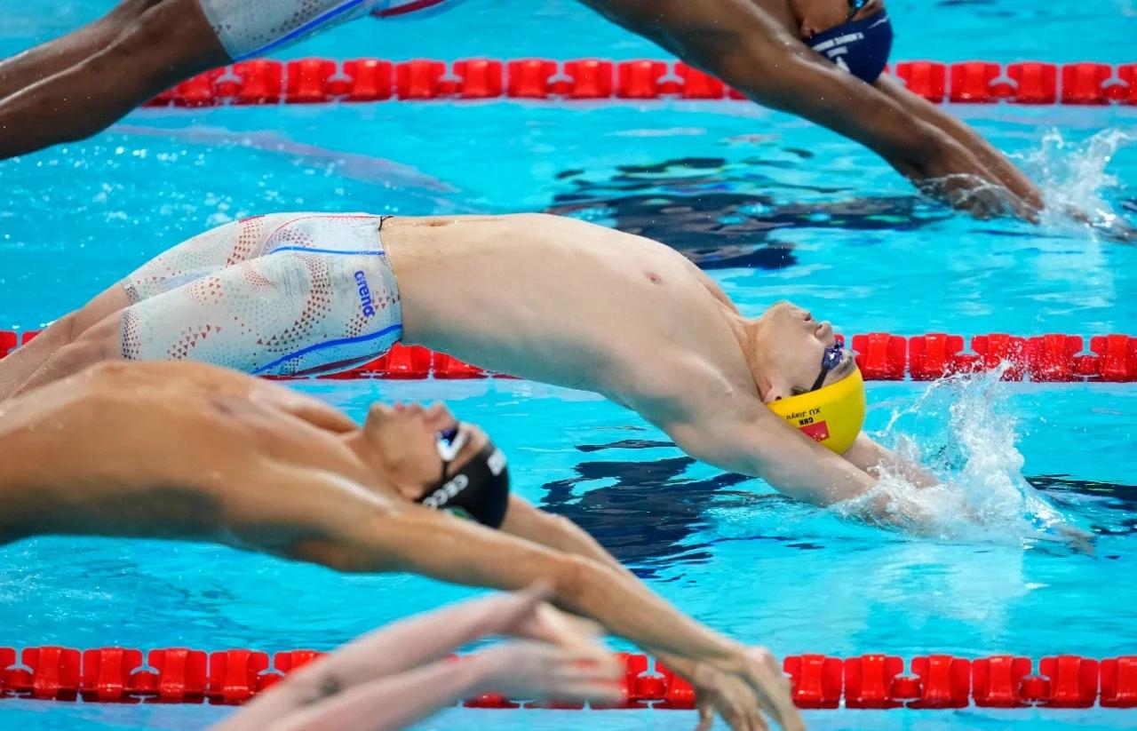 开云体育-美国队带队取胜!,德布劳内重要时刻战术调整比赛高潮迭起的简单介绍